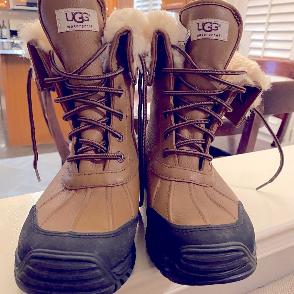 UGG Chestnut Adirondack Boot 8.5 WORN ONCE